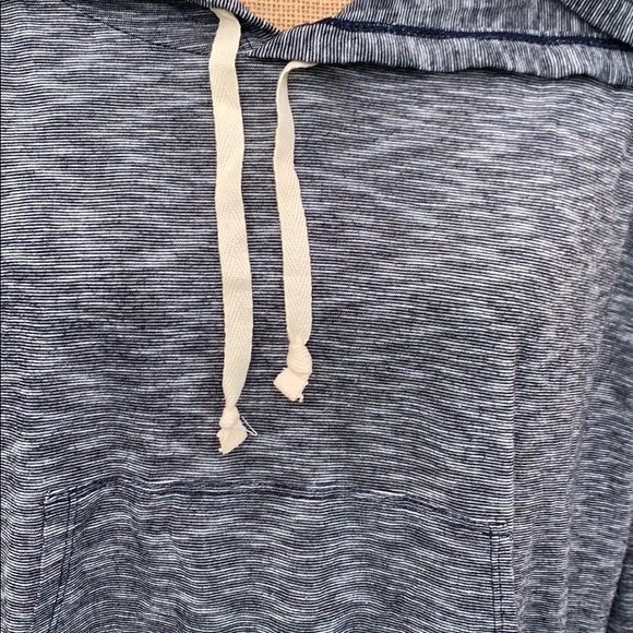 Hollister hooded top m/l - Picture 2 of 5